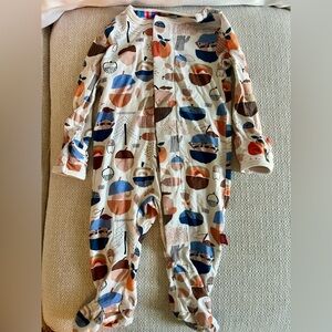 EUC 0-3 month Magnetic Me unisex footie pajama